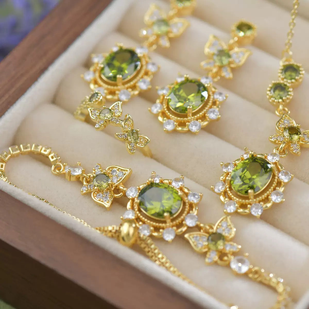 Luxe Butterfly Fresh Green Jewelry Set