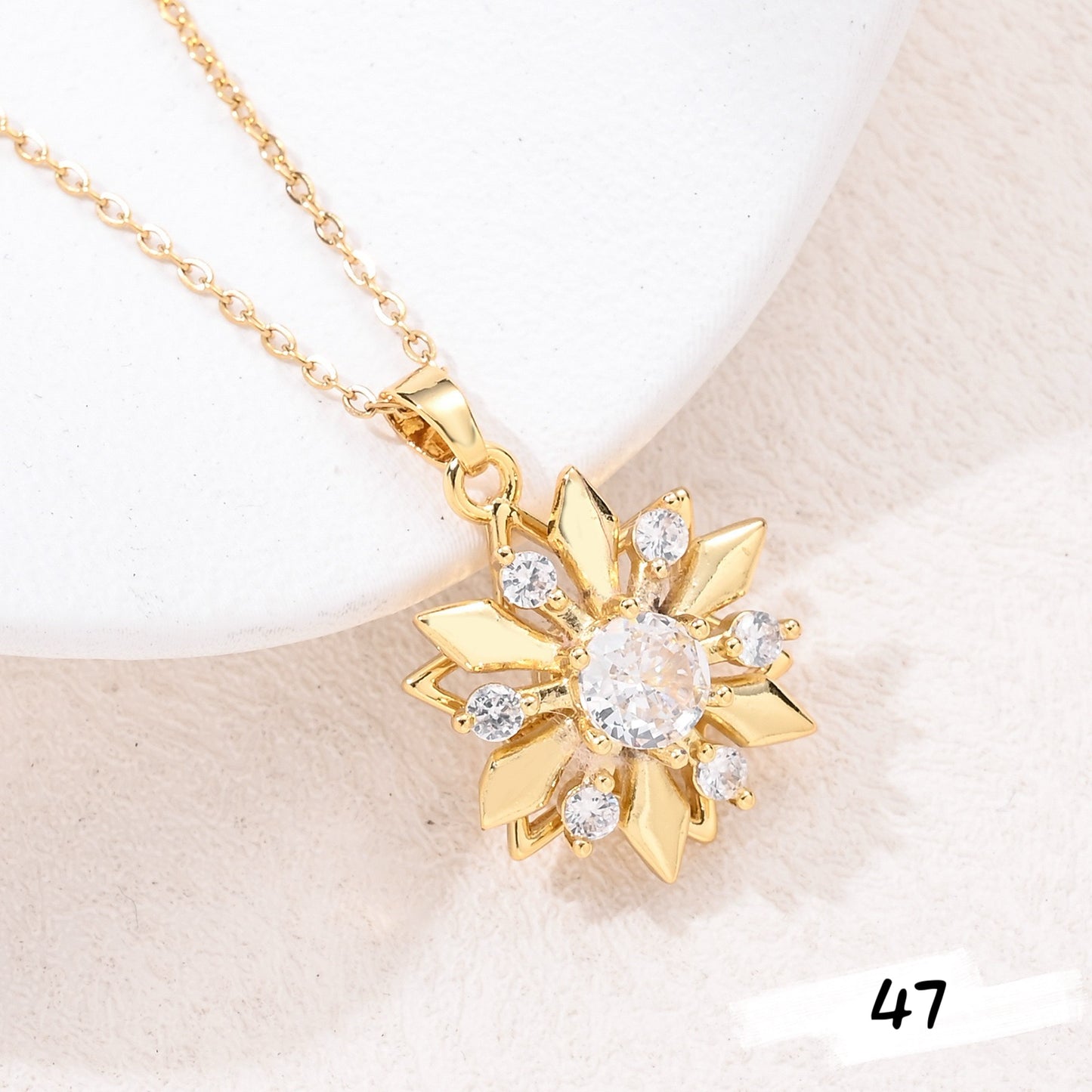 Shiny Spinner Necklace