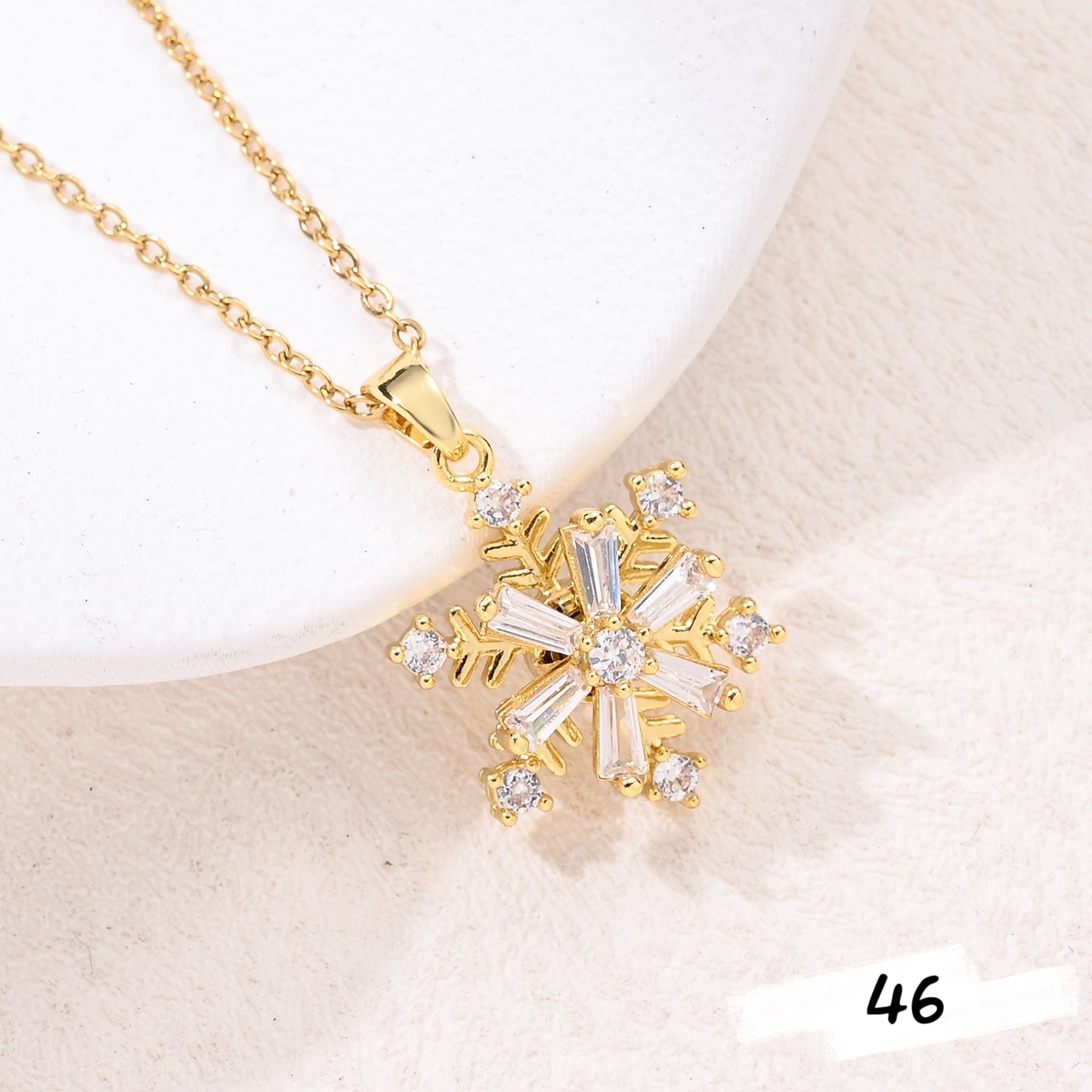 Shiny Spinner Necklace