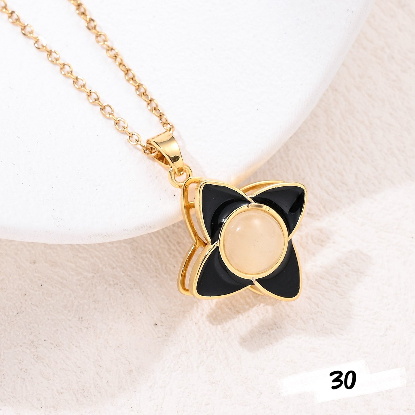 Shiny Spinner Necklace