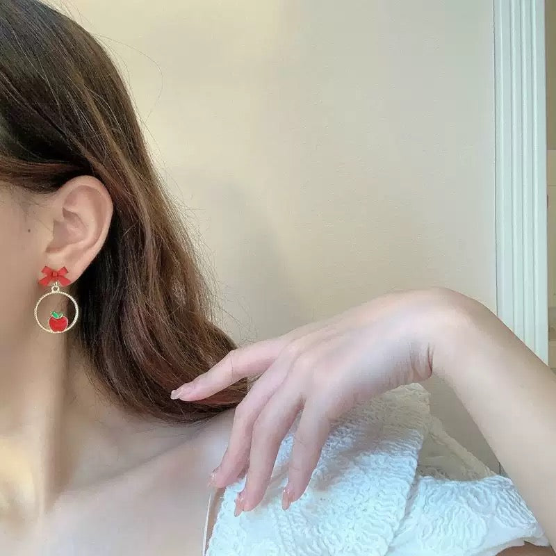 Snowwhite and Apple Earrings