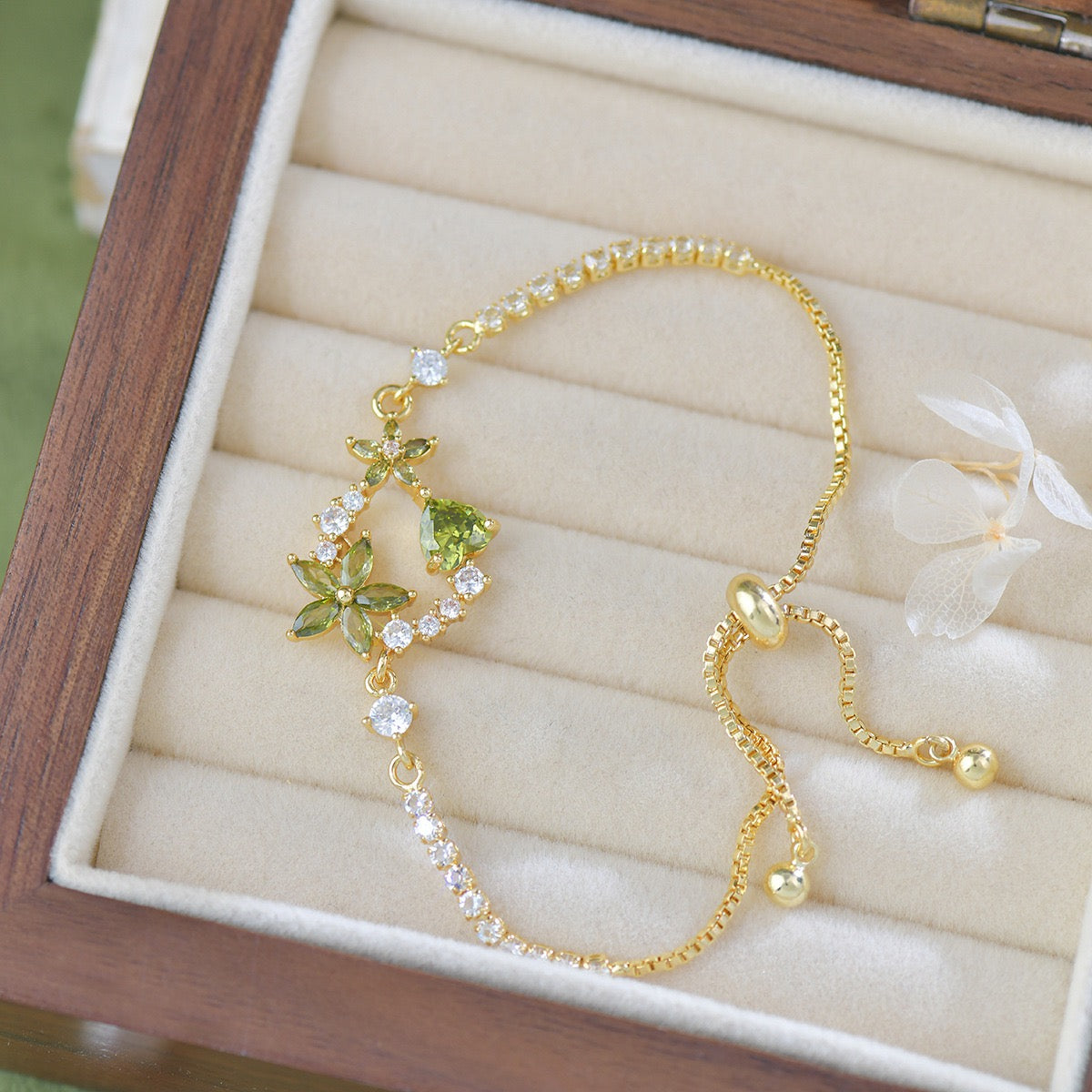 Luxe Flower Fresh Green Jewelry Set