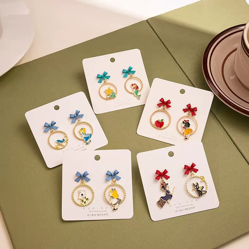 Snowwhite and Apple Earrings