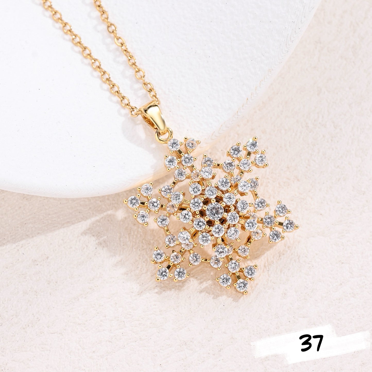Shiny Spinner Necklace