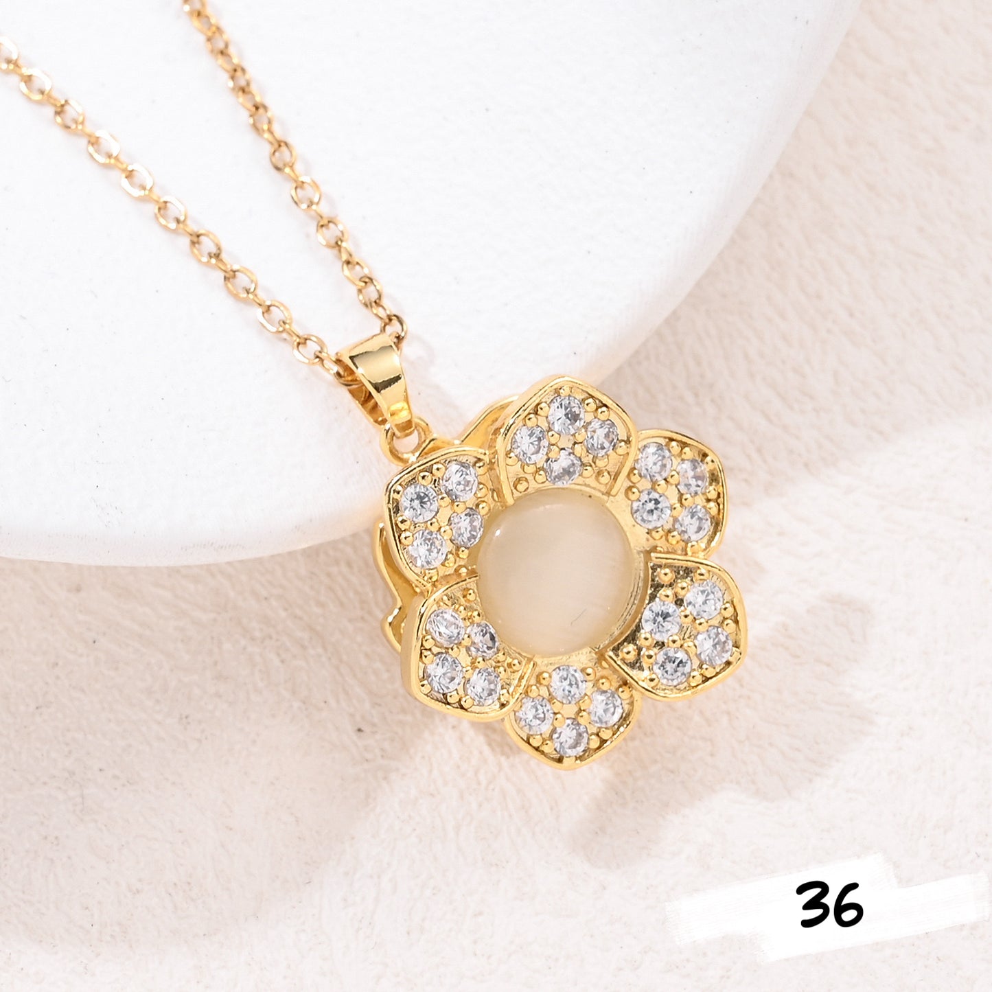 Shiny Spinner Necklace