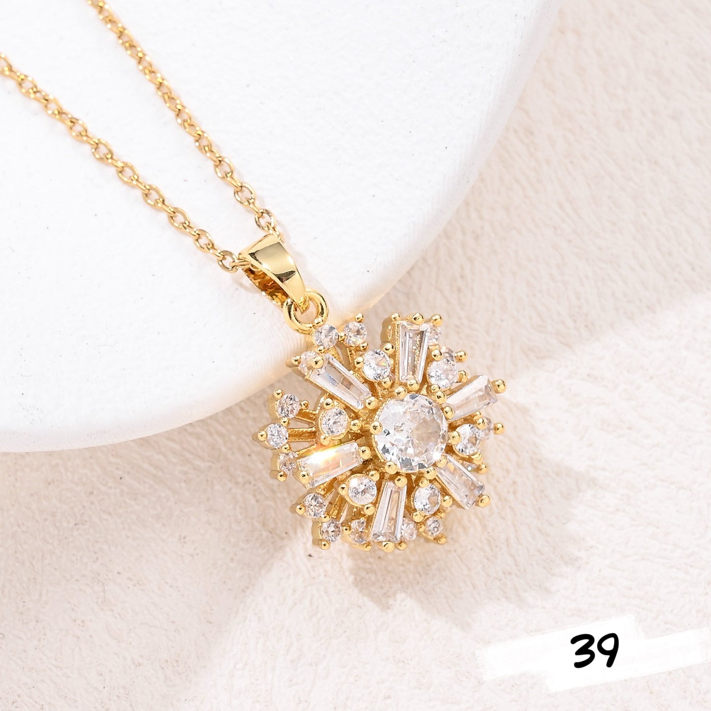 Shiny Spinner Necklace