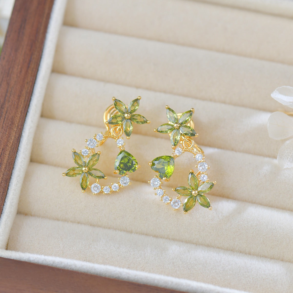 Luxe Flower Fresh Green Jewelry Set