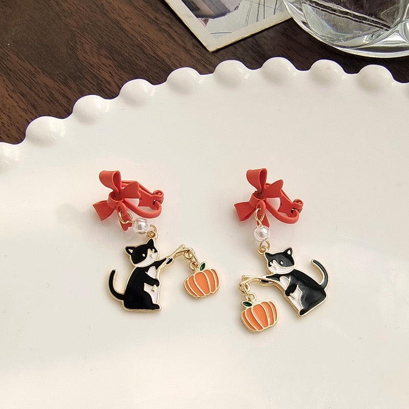 Cat with Pumpkin Earrings