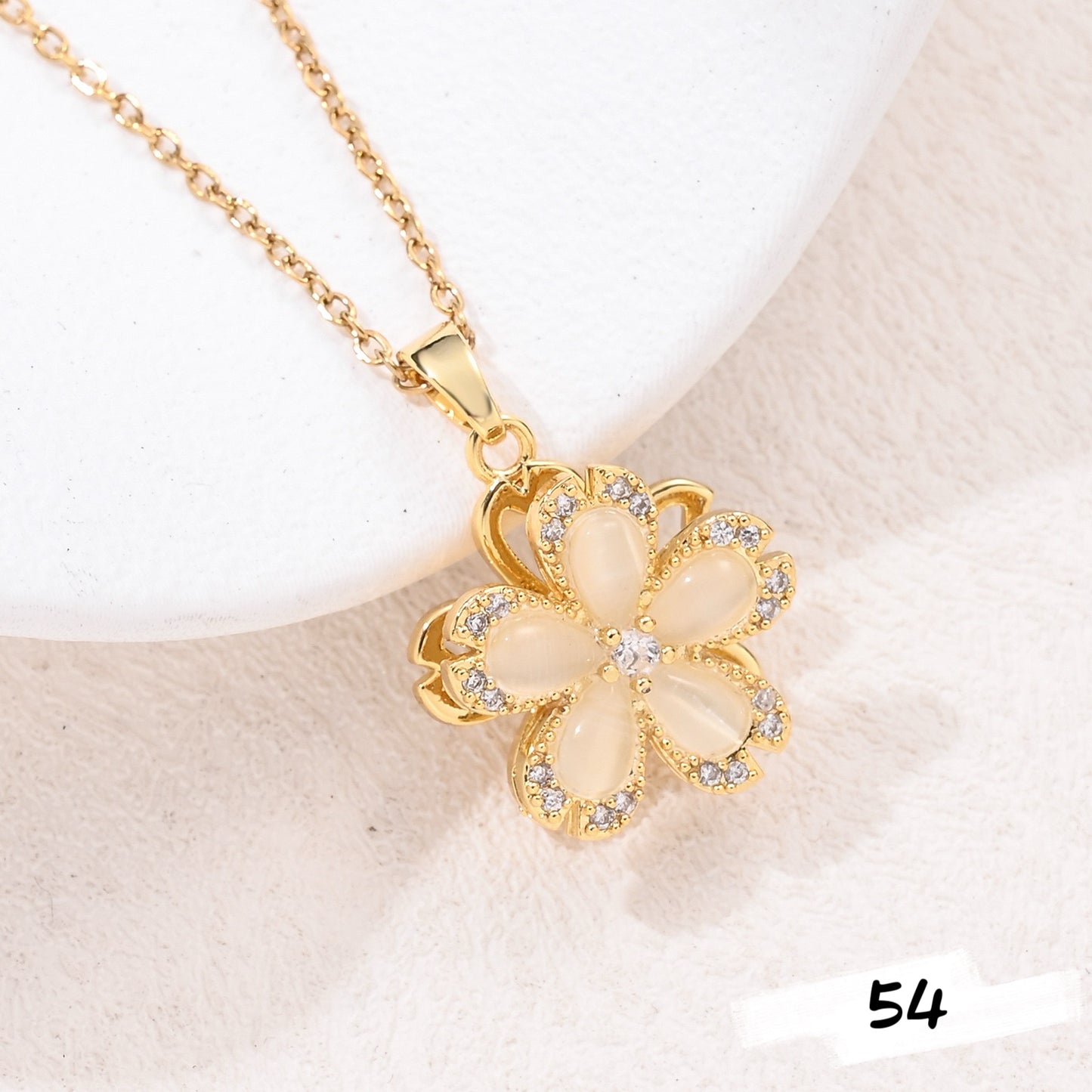Shiny Spinner Necklace