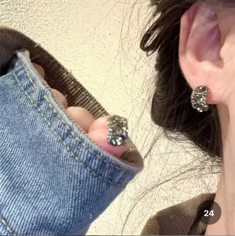 New Dainty Dangle Earrings