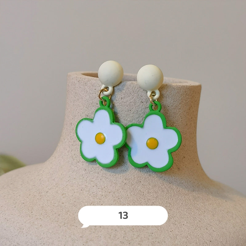 Green Fresh Styles Dangle Earrings