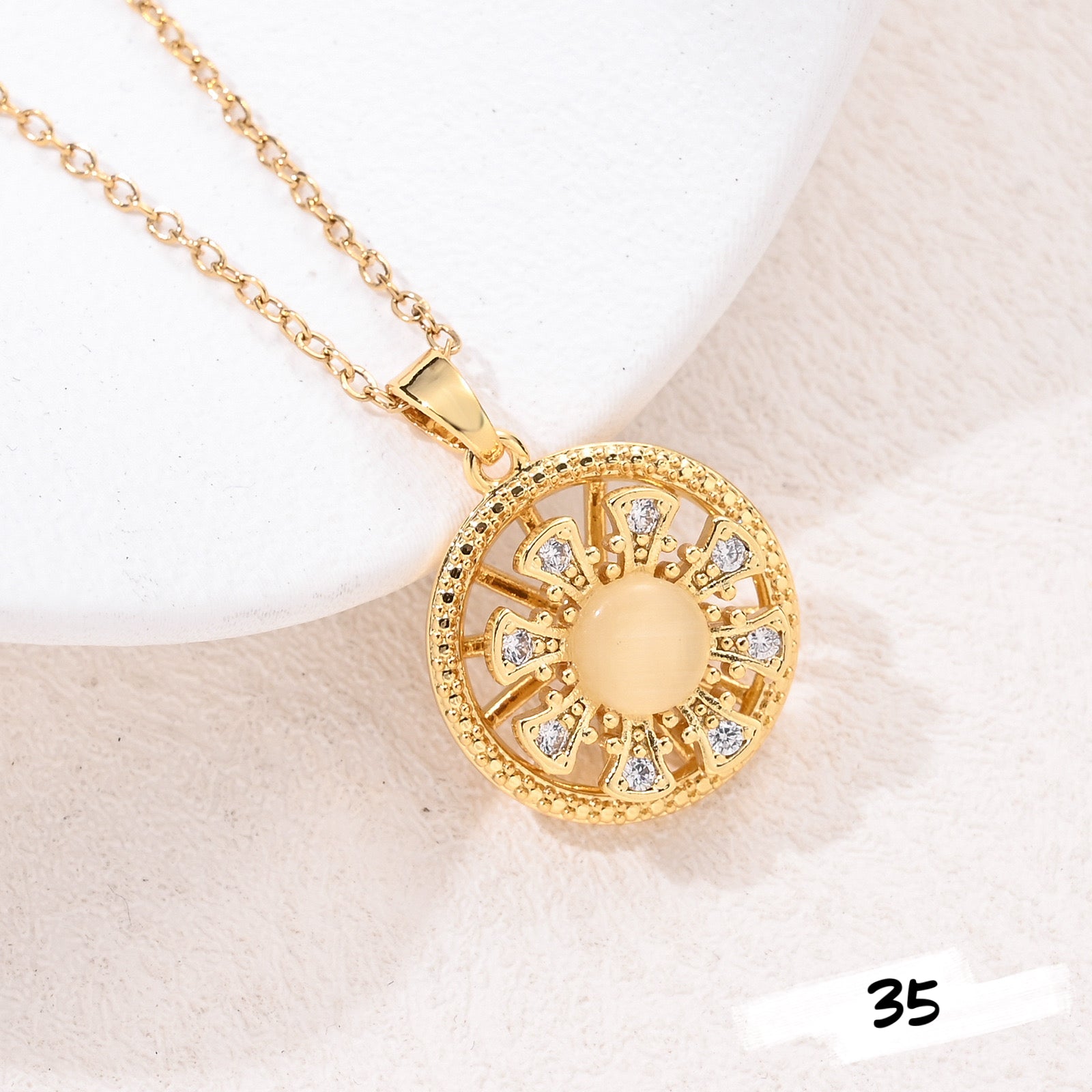 Shiny Spinner Necklace