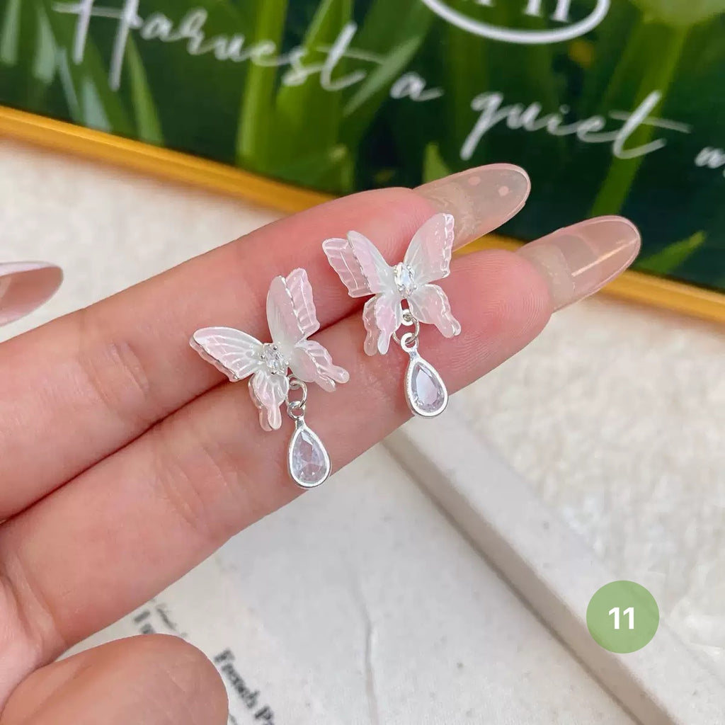 New Dainty Dangle Earrings
