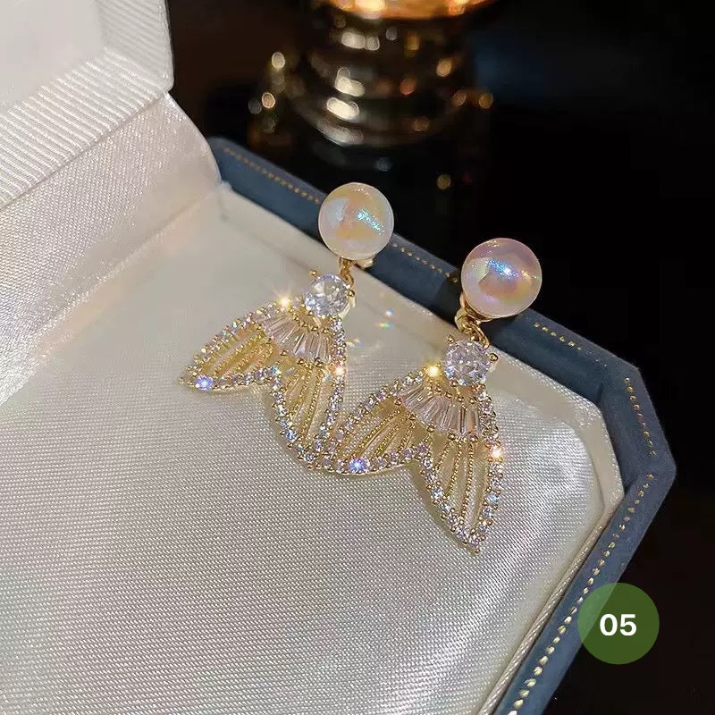 New Dainty Dangle Earrings