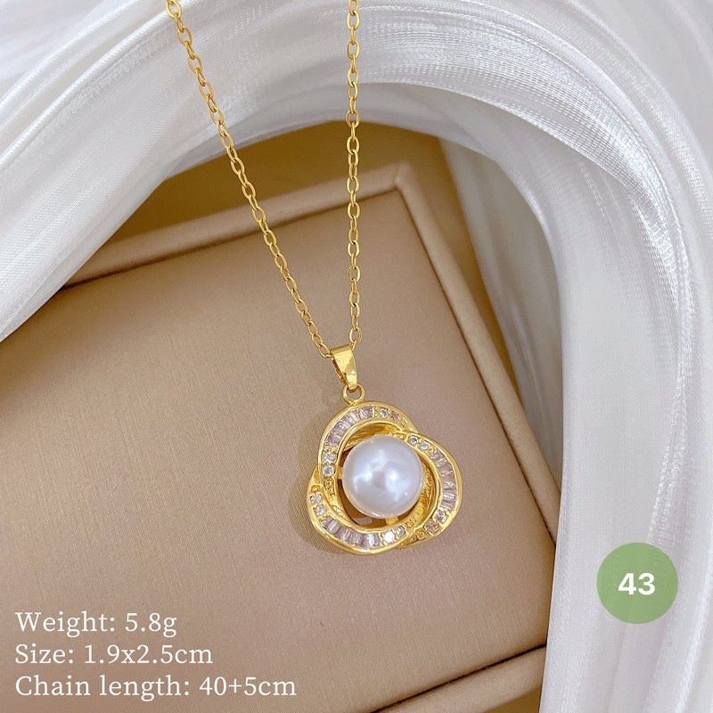 Shiny Golden Necklace