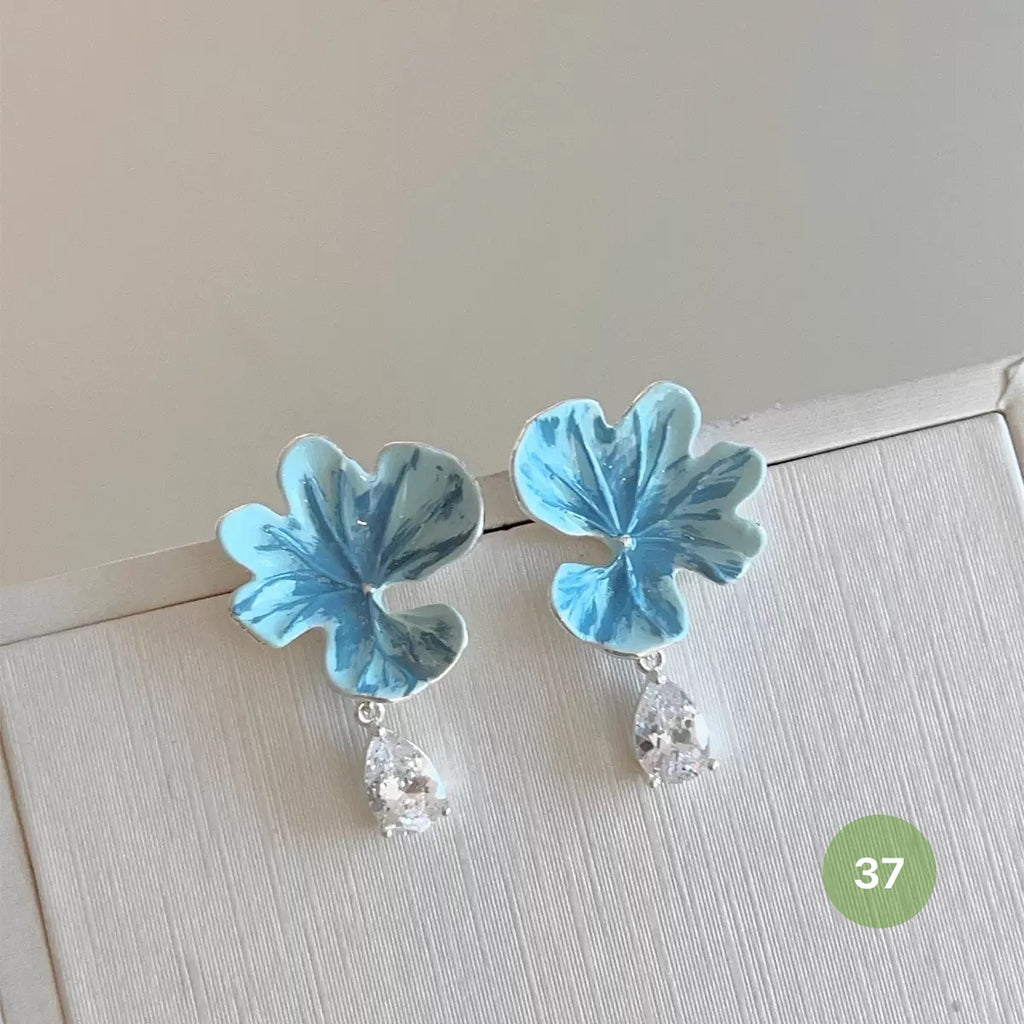 New Dainty Dangle Earrings