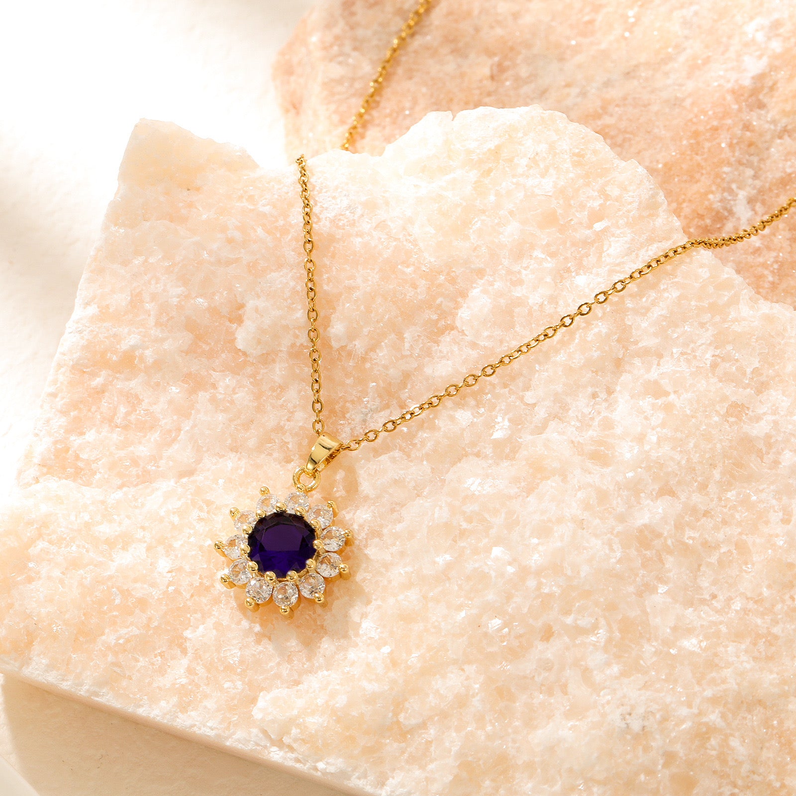 Shiny Necklace - Blind Bag
