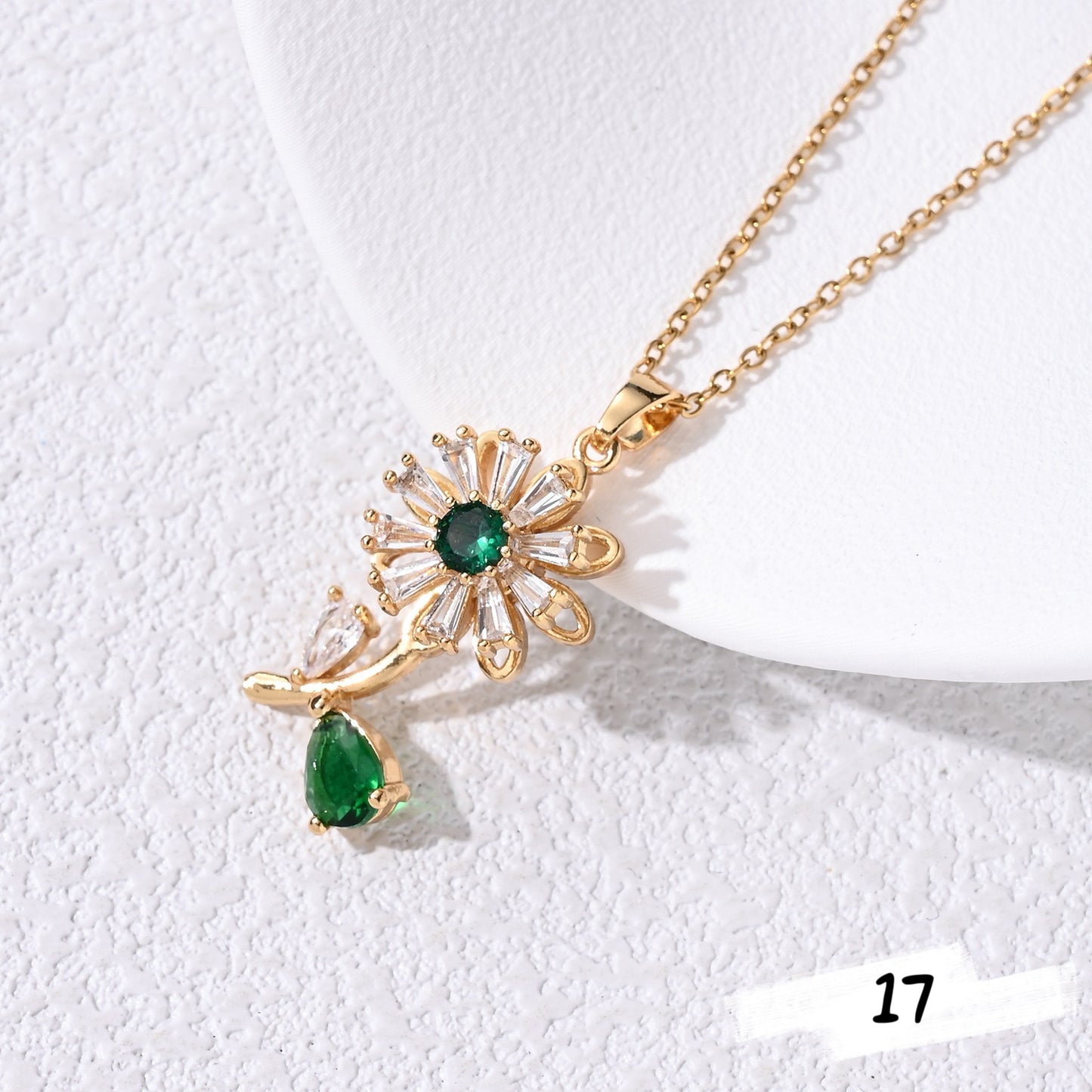 Shiny Spinner Necklace