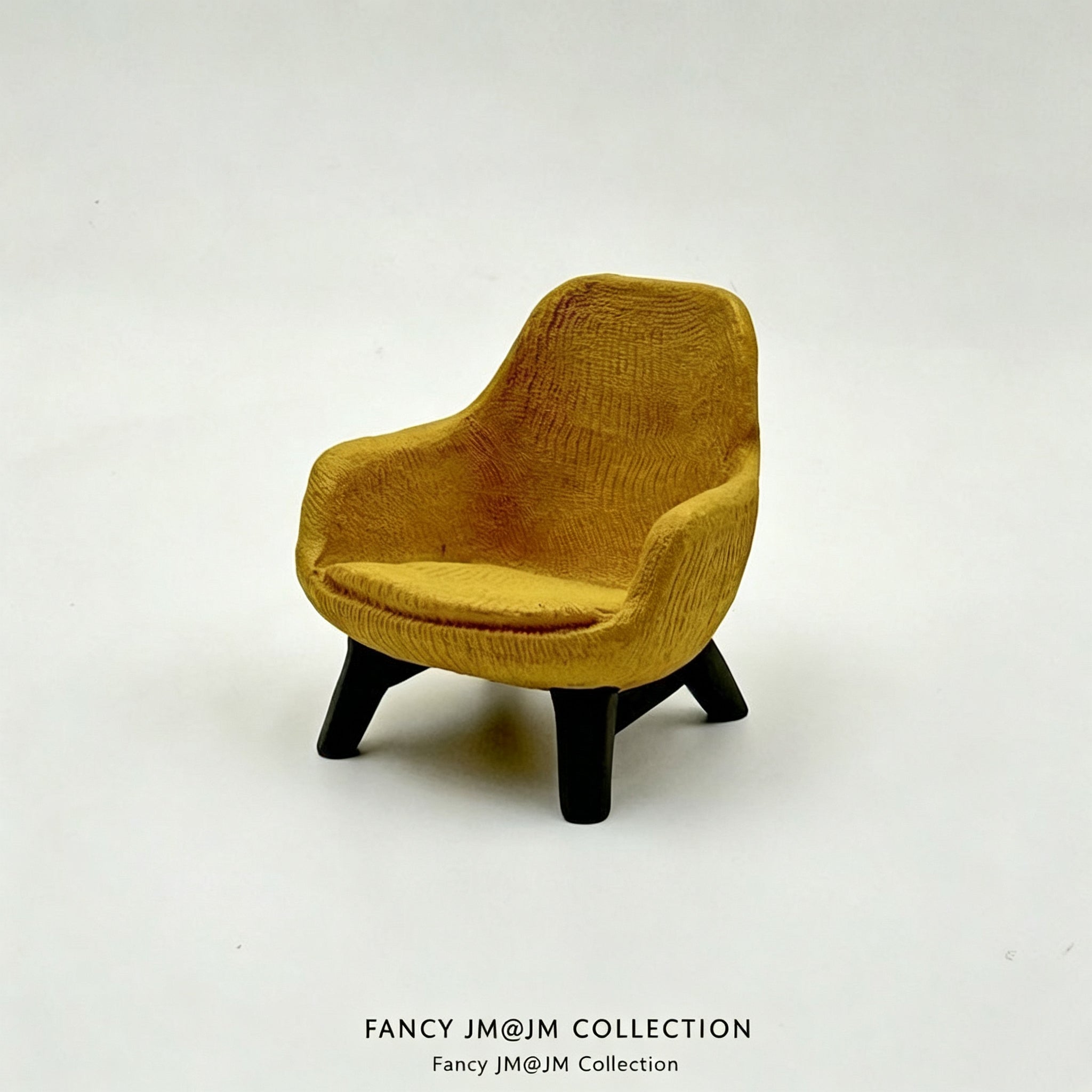 Cozy Sitting Cat  Figurines