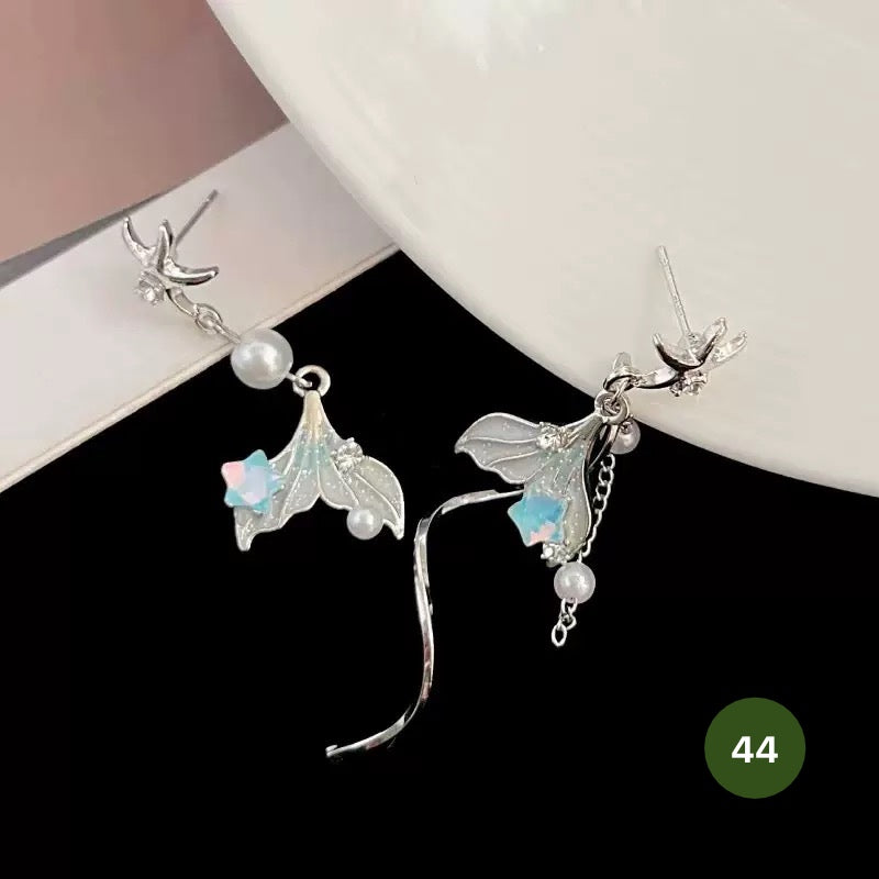 New Dainty Dangle Earrings