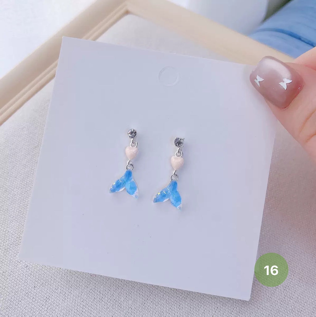 New Dainty Dangle Earrings