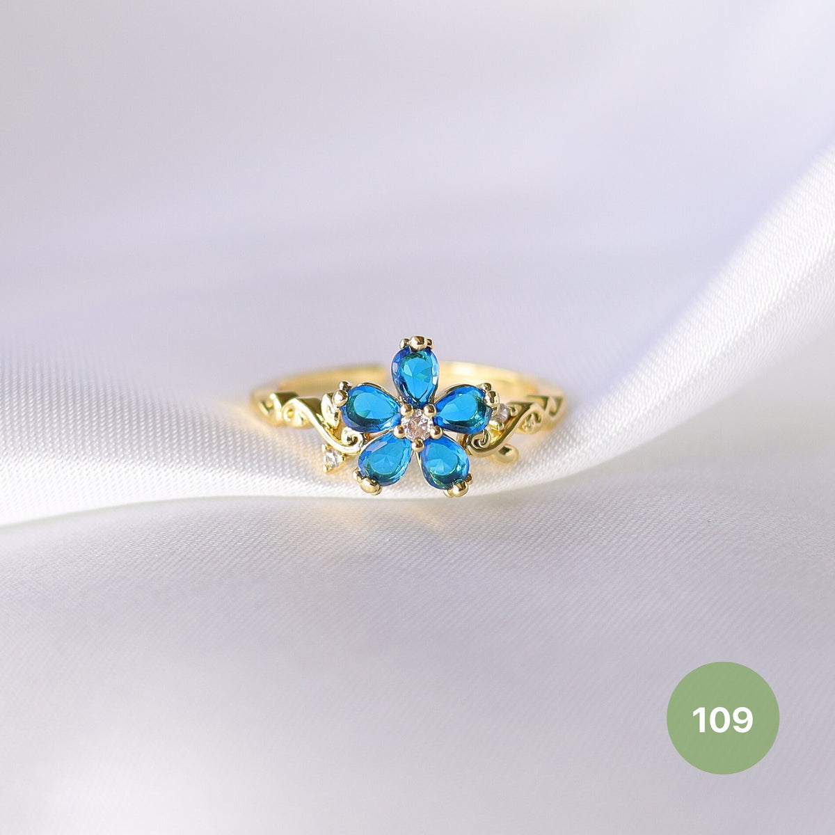 Dainty Rings - golden and silver