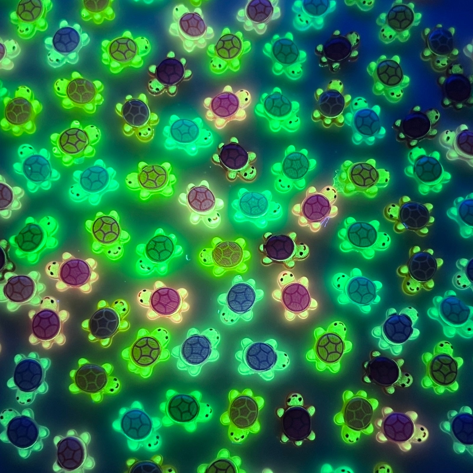 Mini turtle Charms (Glow in the dark)